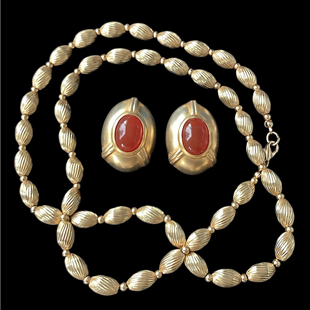 Vintage Ben Amun Brushed Gold Clip Earrings & Vintage Necklace (t30)